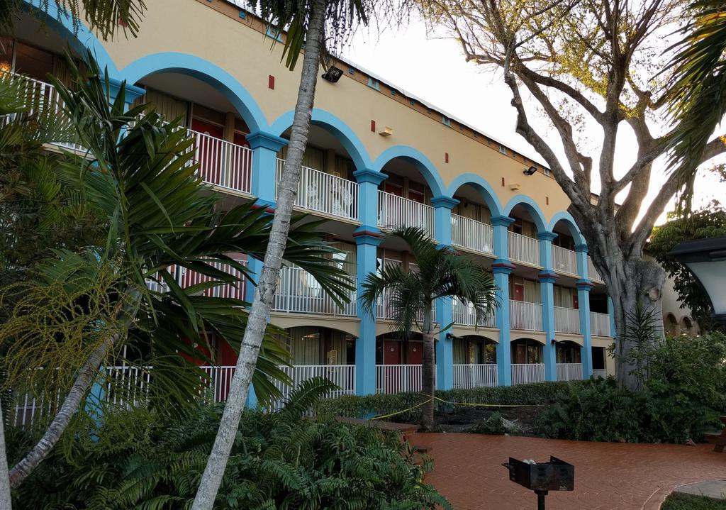 Red Carpet Inn Airport Fort Lauderdale Dania Beach Extérieur photo